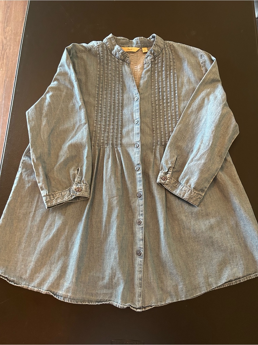 Women's Light Blue Denim Pintuck Button-Front Tunic